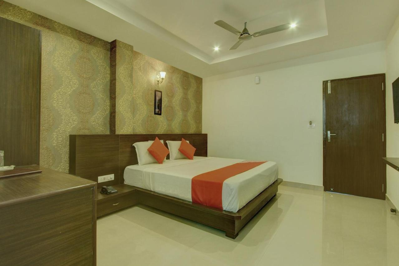 Capital O Hotel Samanvi International Belur  Екстер'єр фото