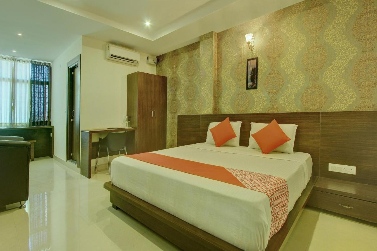Capital O Hotel Samanvi International Belur  Екстер'єр фото