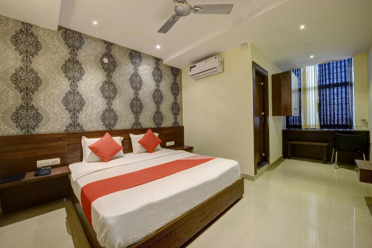 Capital O Hotel Samanvi International Belur  Екстер'єр фото