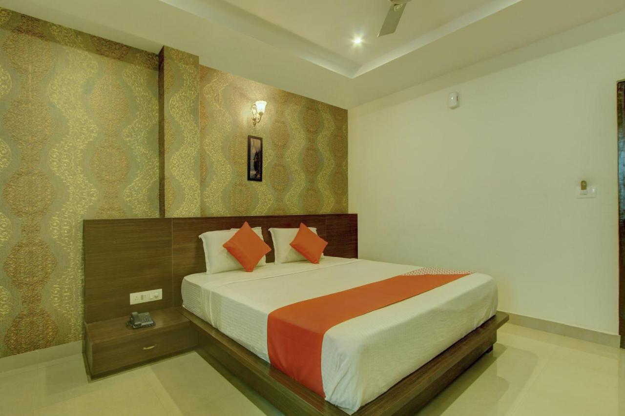Capital O Hotel Samanvi International Belur  Екстер'єр фото