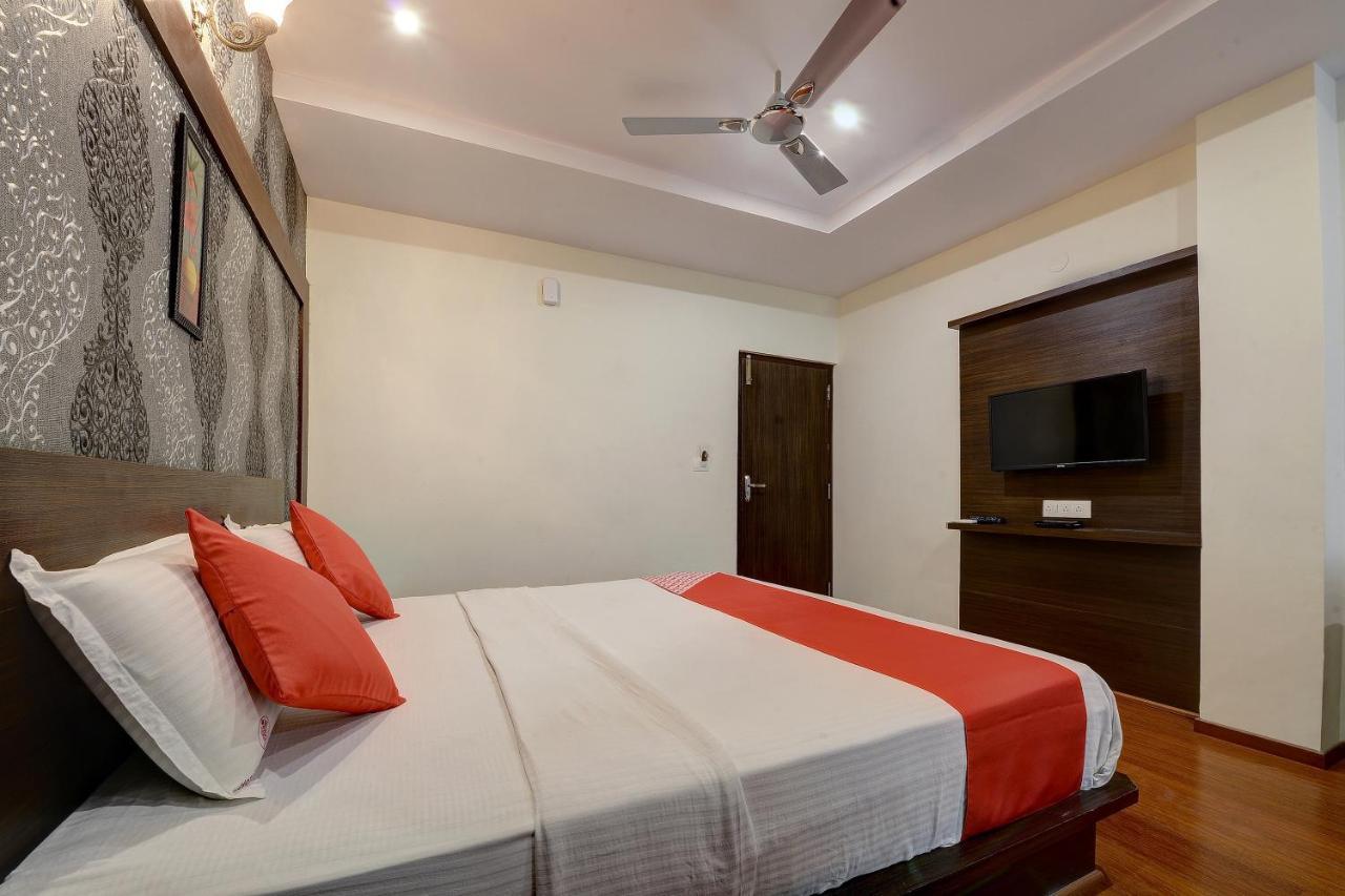 Capital O Hotel Samanvi International Belur  Екстер'єр фото