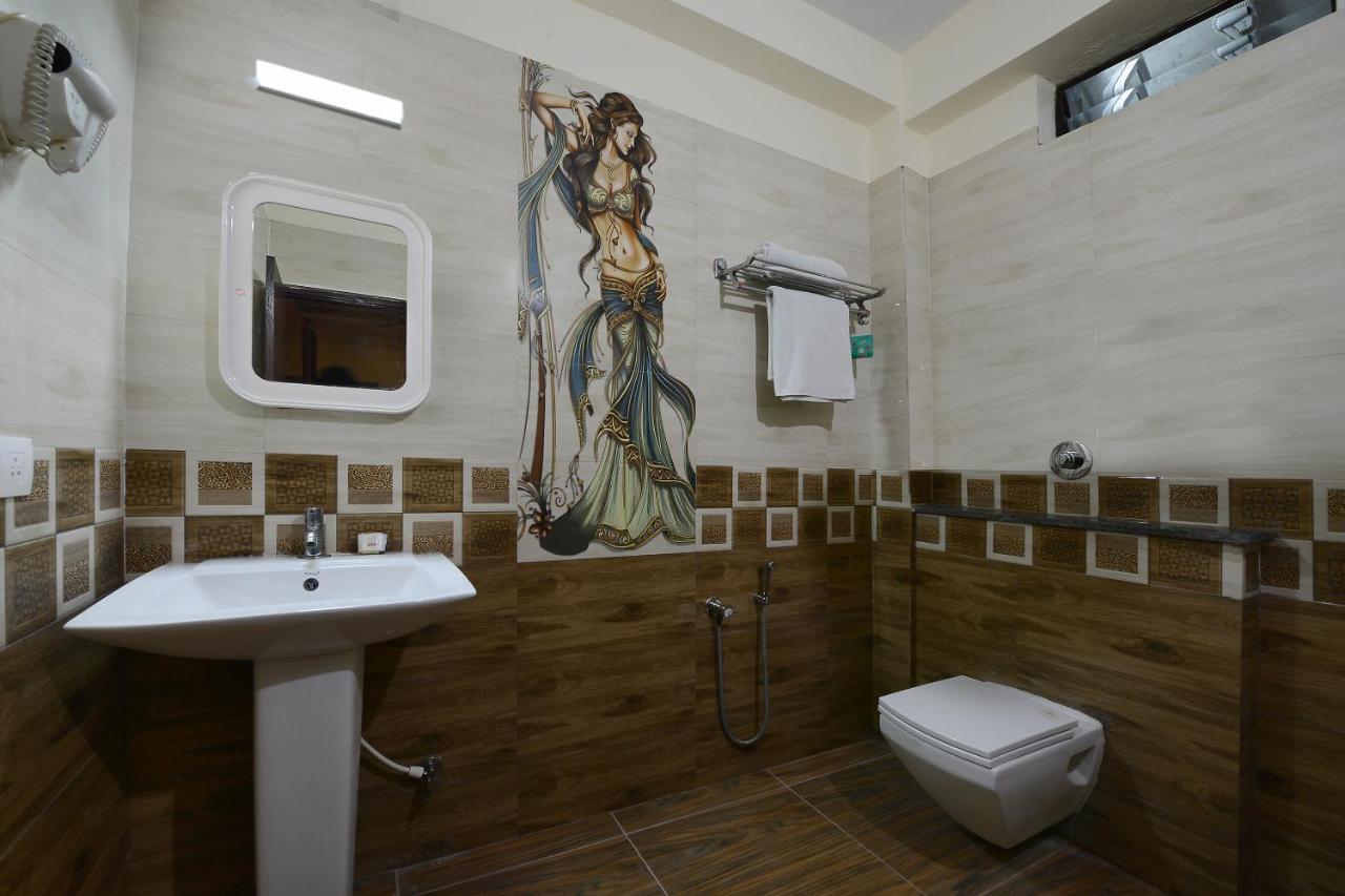 Capital O Hotel Samanvi International Belur  Екстер'єр фото