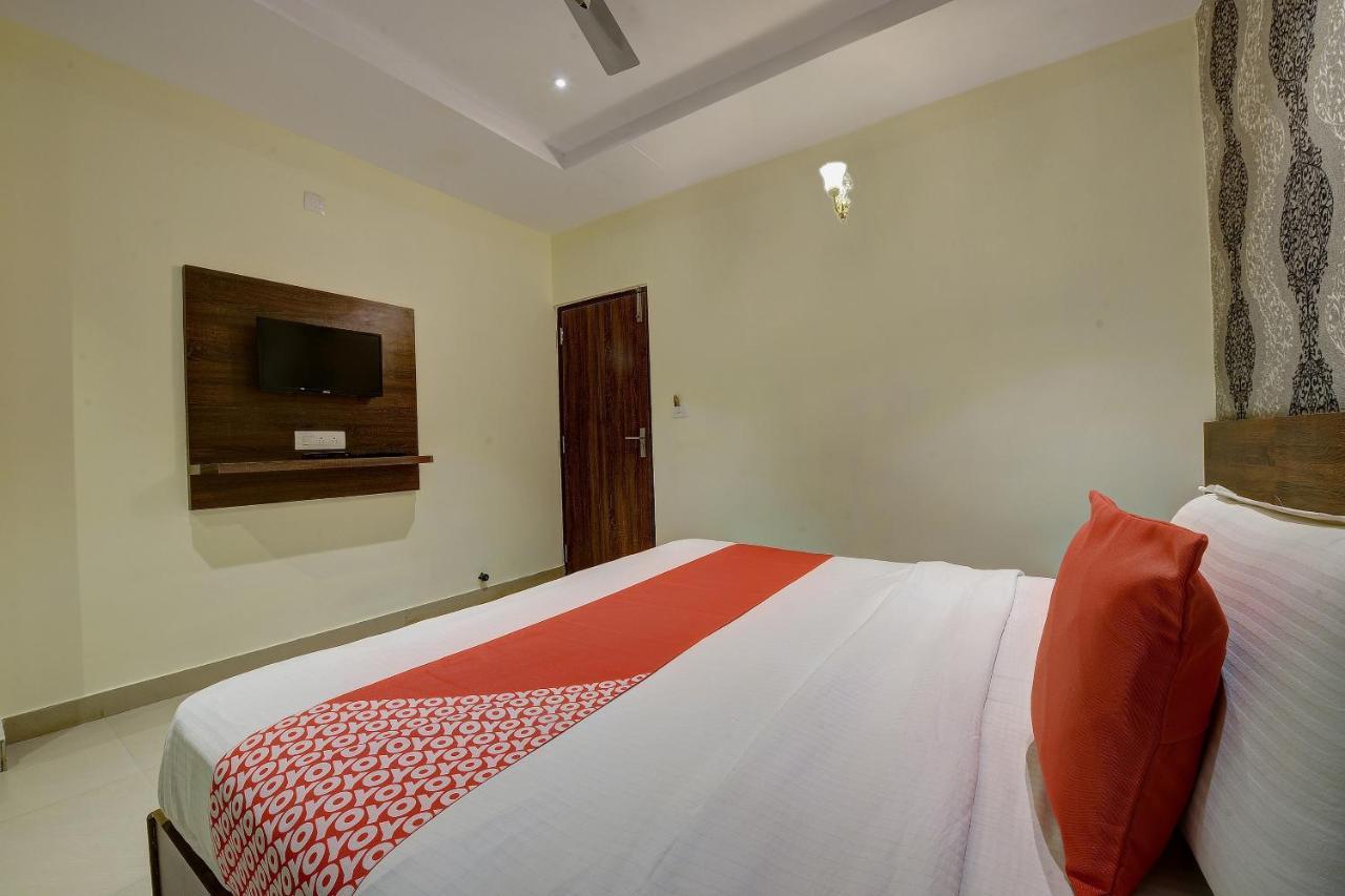Capital O Hotel Samanvi International Belur  Екстер'єр фото